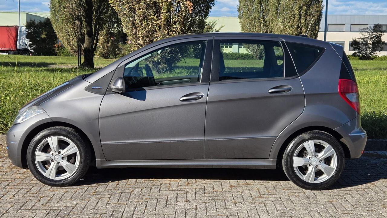 Mercedes-benz A 170 150 BlueEFFICIENCY Coupé Avantgarde