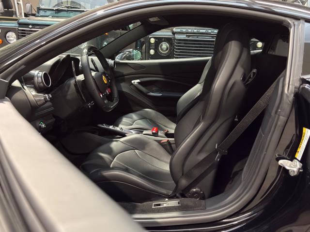 FERRARI F8 Tributo *CERCHIONI IN CARBONIO*