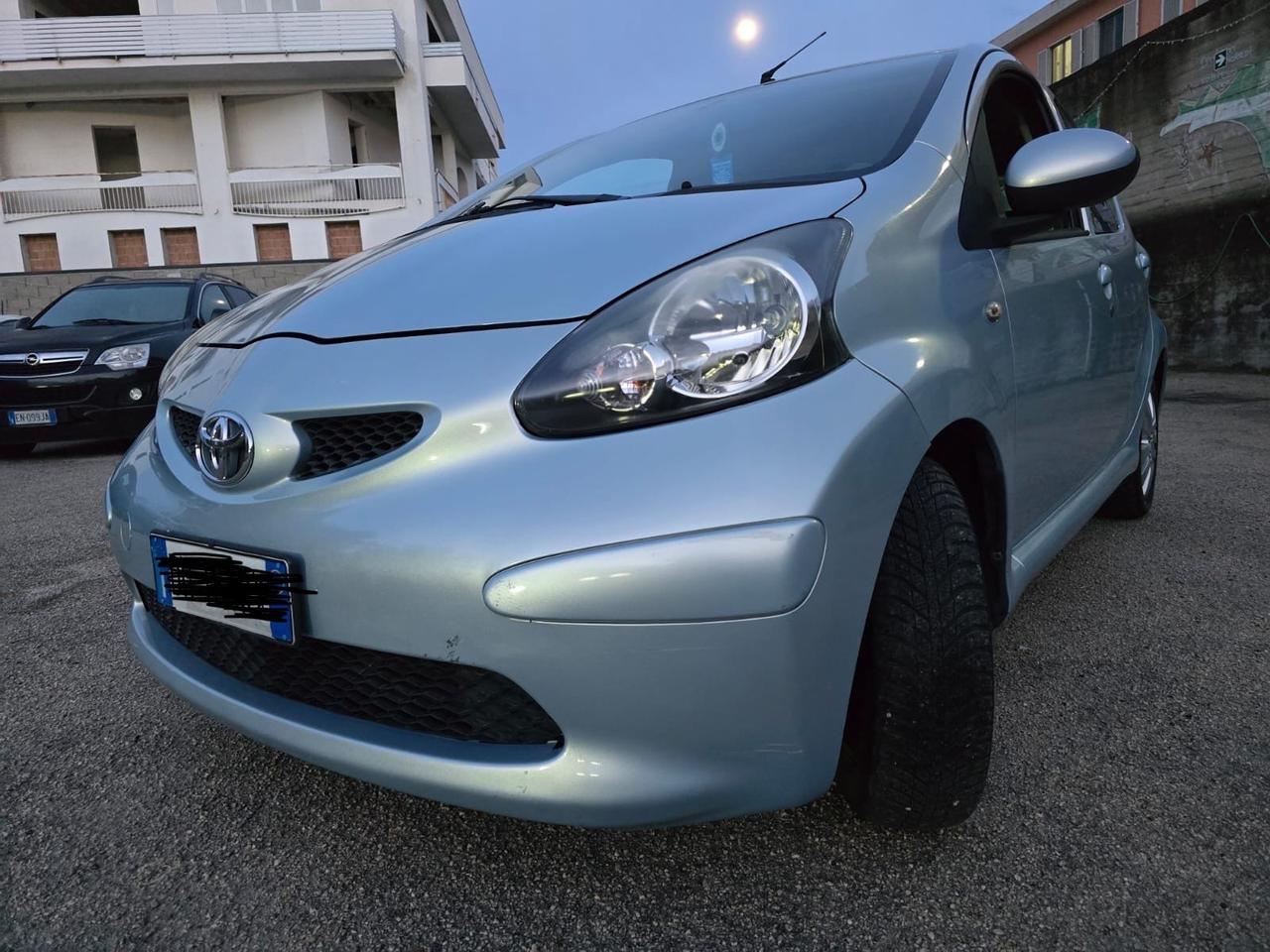 Toyota Aygo 1.0 12V VVT-i 5 porte Sol anno 2008