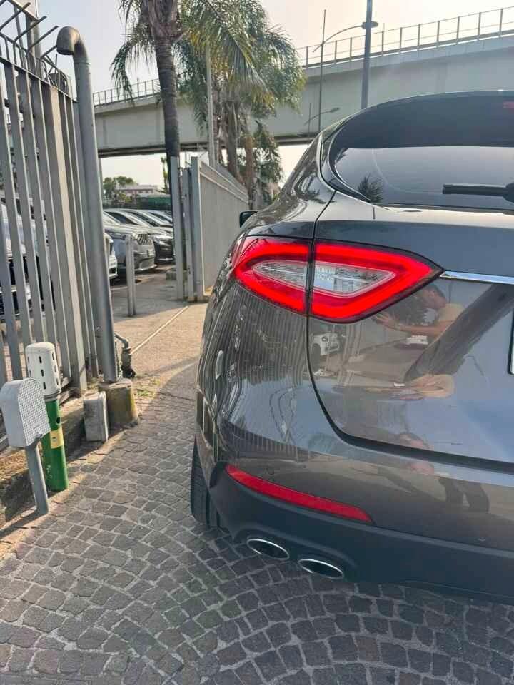 MASERATI LEVANTE 3.0 D 250 CV