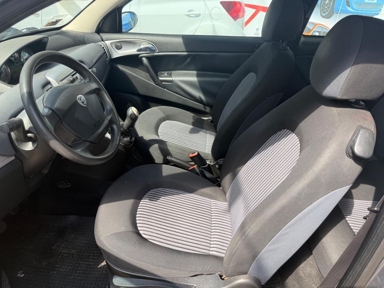 Lancia Ypsilon 1.3 MJT 75 CV Argento