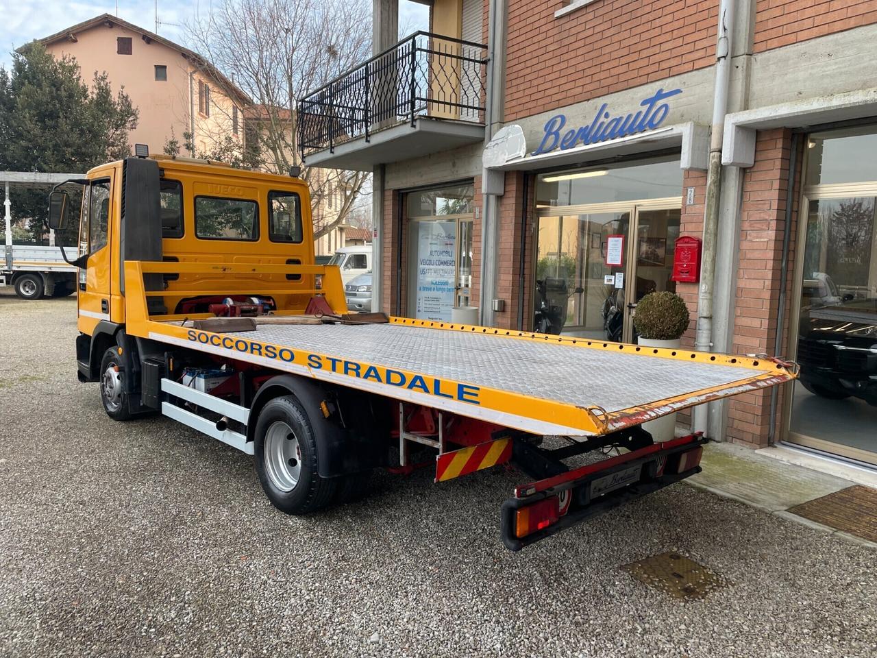 Iveco Altro carroattrezzi