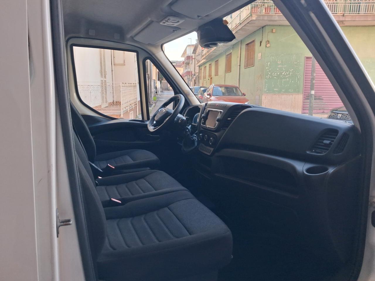 Iveco Daily v35 s 14 2022 unico prop nav