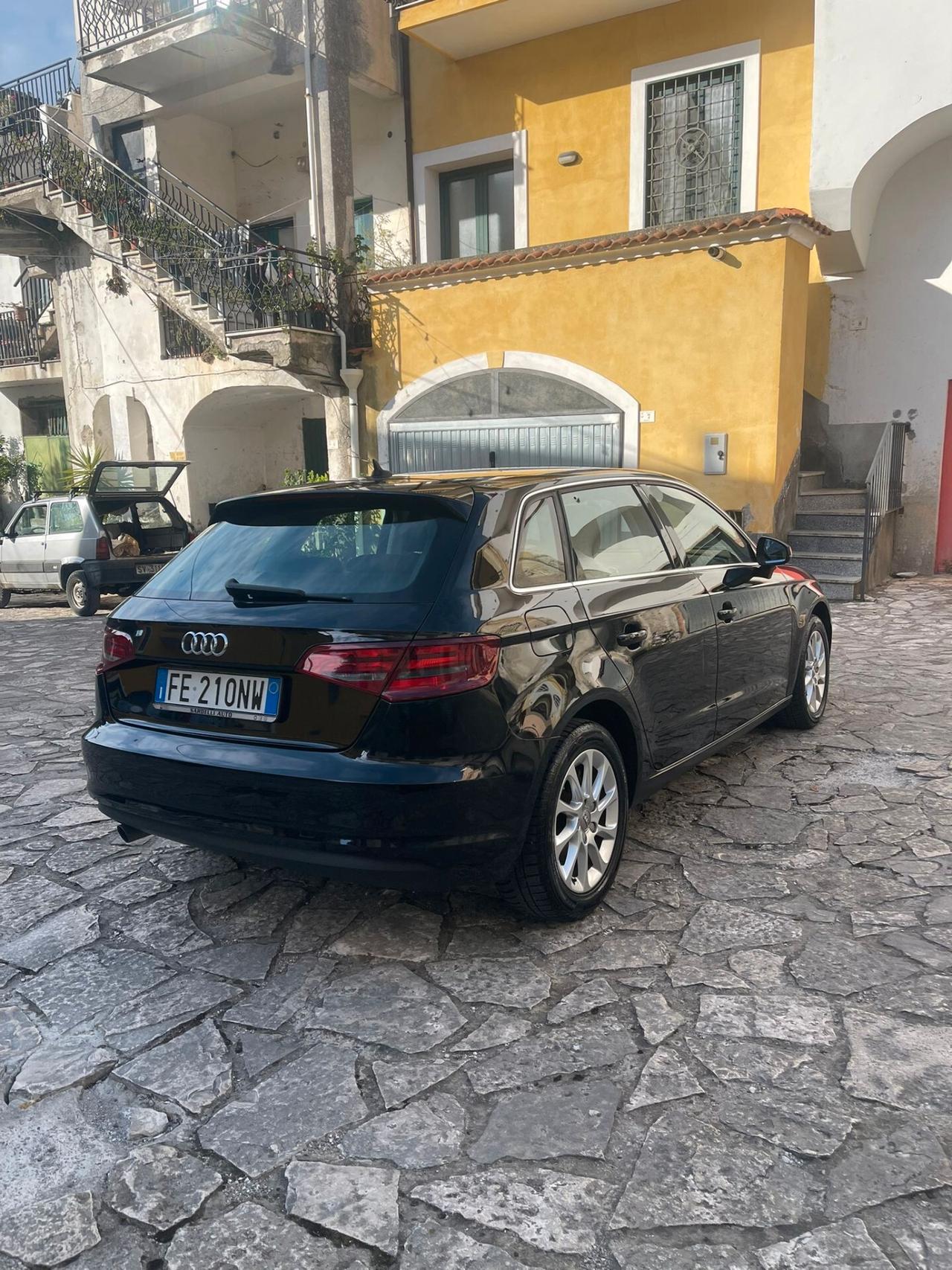 Audi A3 1.6 TDI clean diesel S tronic Ambition