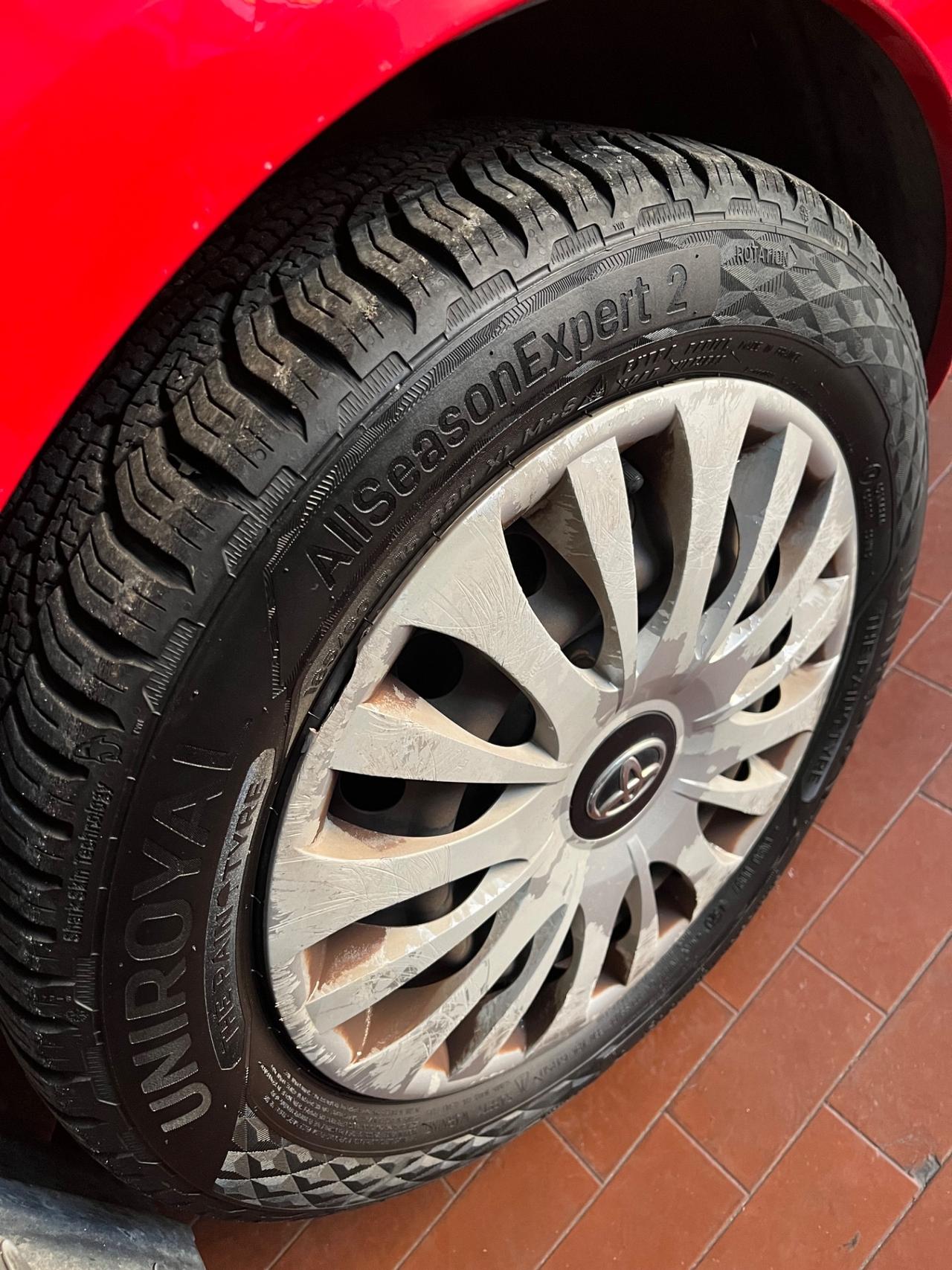 Toyota Yaris 1.3 5 porte Sol