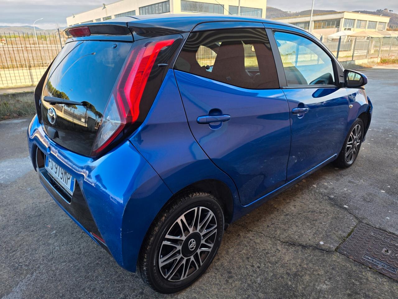 Toyota Aygo 1.0 VVT-i 72 CV 5 porte x-cite