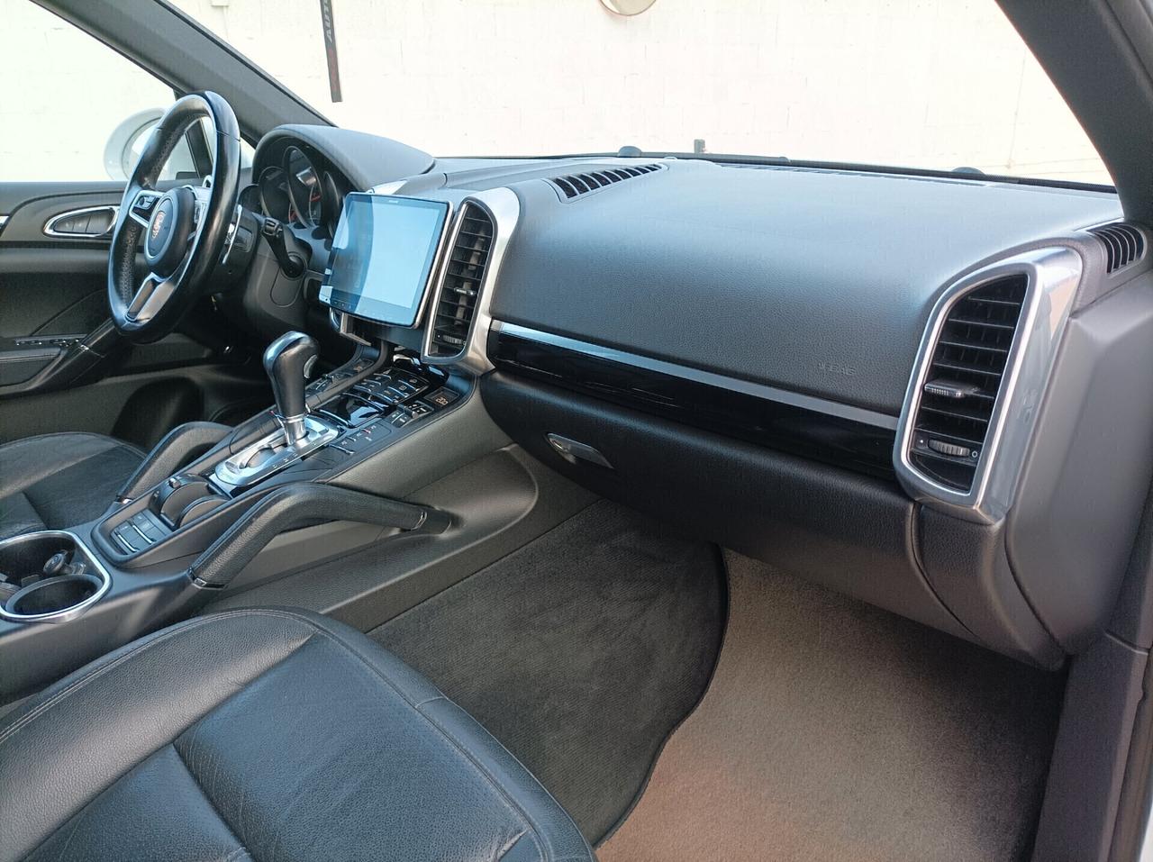 Porsche Cayenne 3.0 Diesel RESTYLING 250CV