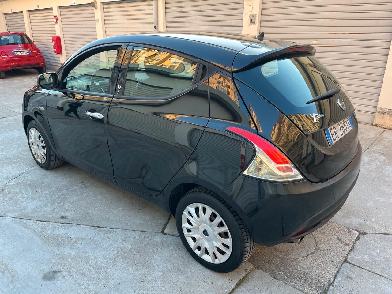 Lancia Ypsilon 1.2 69 CV 5 porte S&S Platinum