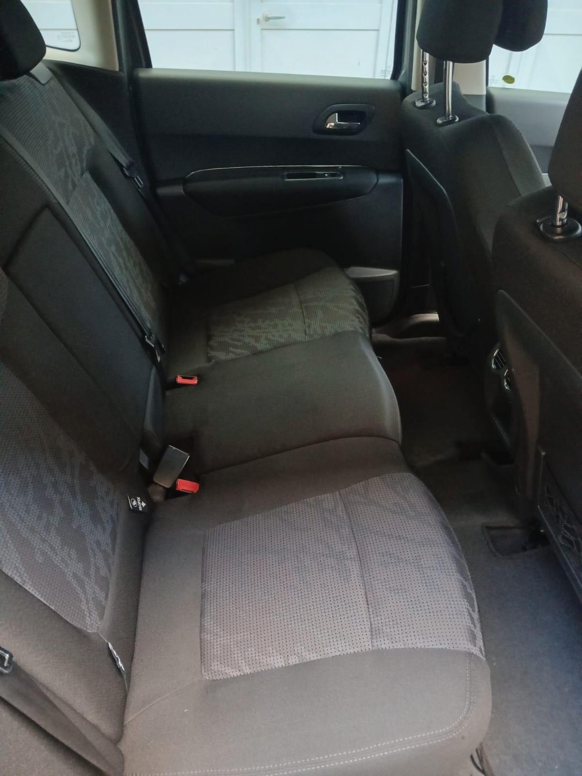 Peugeot 3008 1.6 HDi 110CV Business