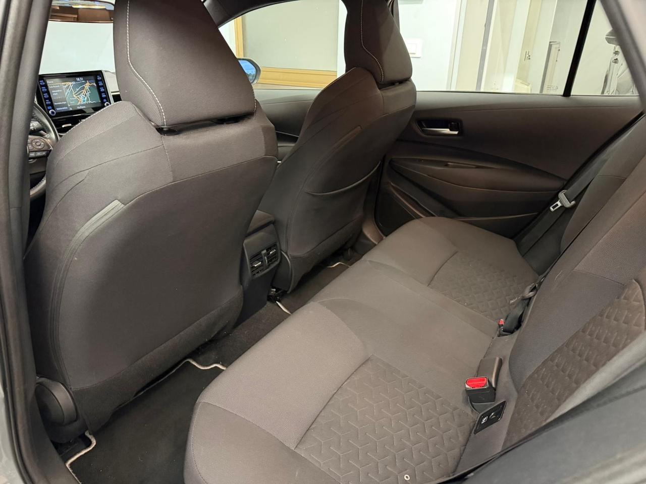 Toyota Corolla Touring Sports 1.8 Hybrid Business Tech