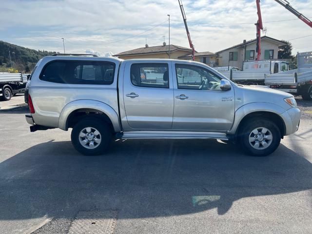 TOYOTA Hilux 3.0 D-4D aut.4WD 4p. Double Cab SR