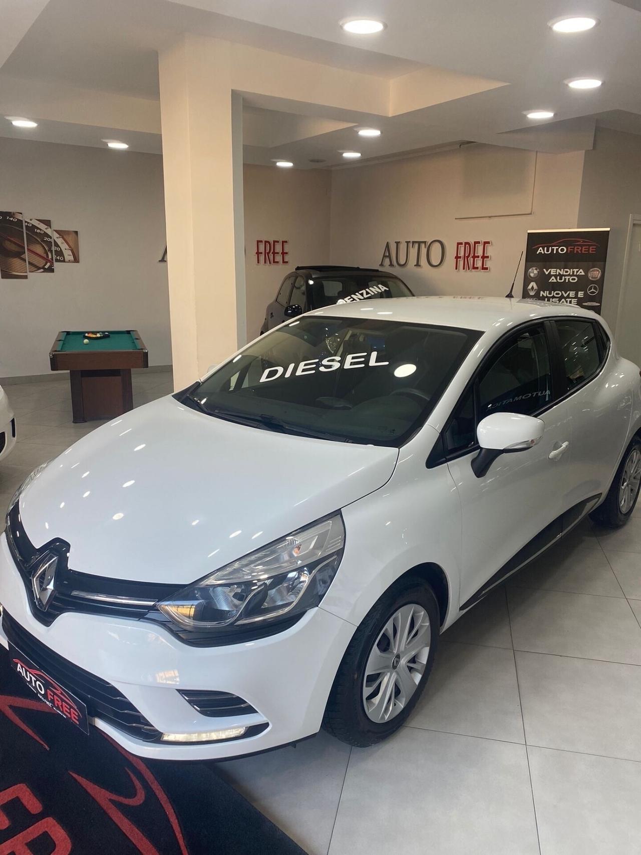 Renault Clio Business berlina 2 volumi