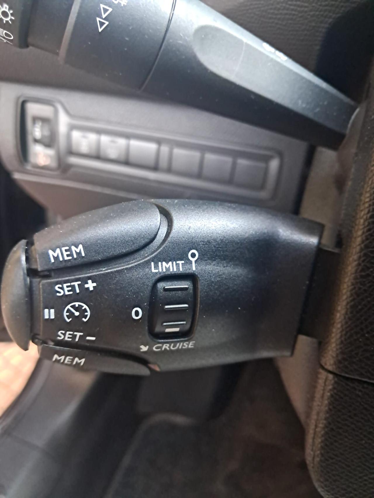 PEUGEOT 1.6 BlueHdi120CV-NEOPATENTATI-NAVY-Euro9490