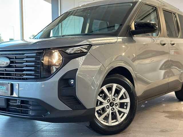 Ford Tourneo Courier 1.0 EcoBoost Titanium