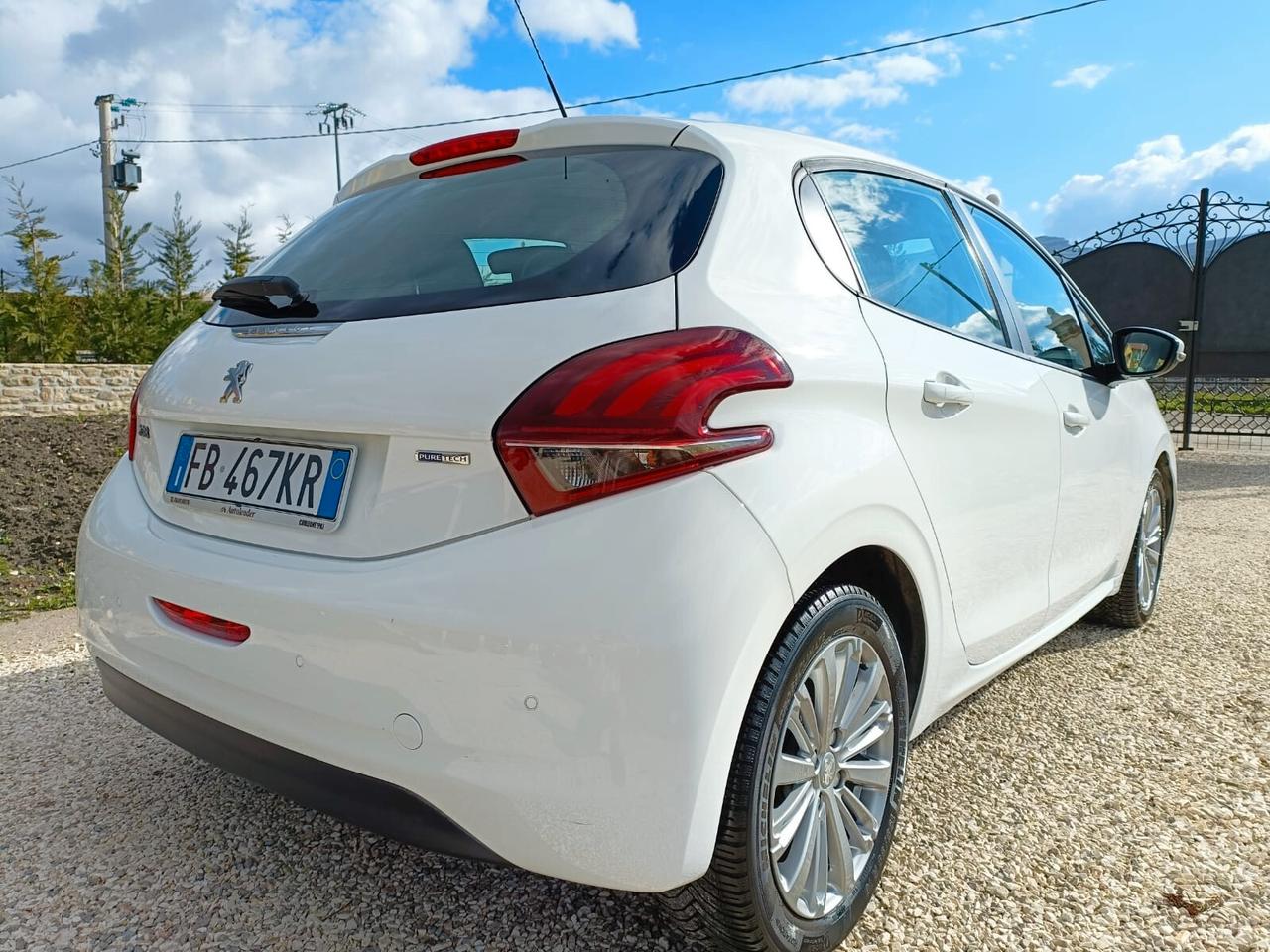 Peugeot 208 PureTech 82 5 porte Allure - 2016