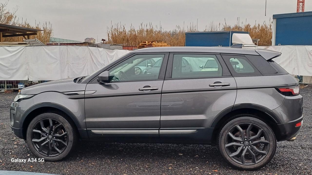 Land Rover Range Evoque 2.0 eD4 5p. Urban Attitude Edition