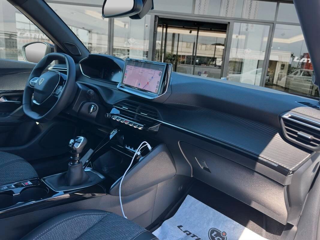 Peugeot 2008 1.2 puretech Allure 100cv con TELECAM E CARPLAY