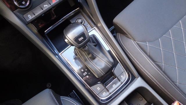 SKODA Karoq 1.6 TDI SCR DSG SportLine