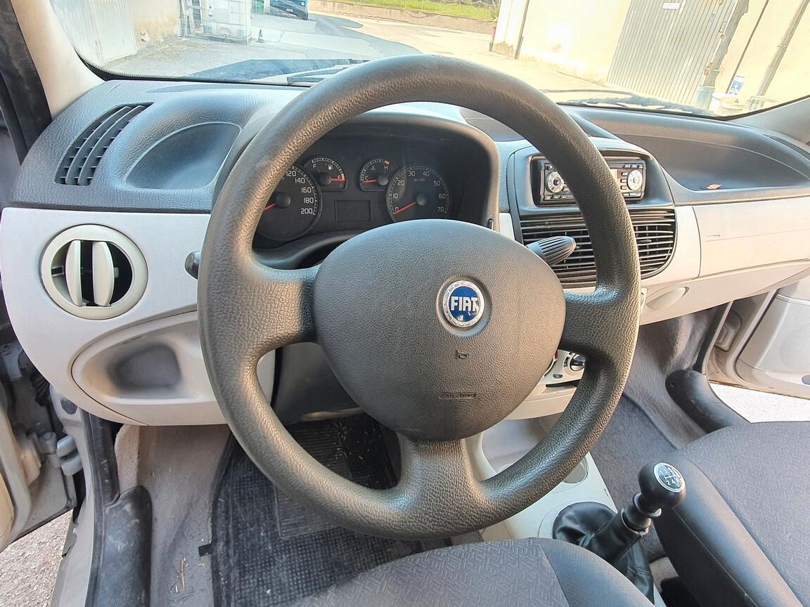 Fiat Punto 1.2 8V 5p. Dynamic Metano Clima