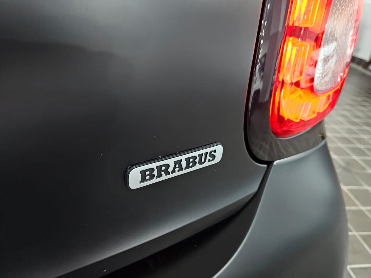 NUOVA SMART FORFOUR BRABUS EXCLUSIVE CABRIO EDITION 0.9 BENZ 109CV TWINAMIC