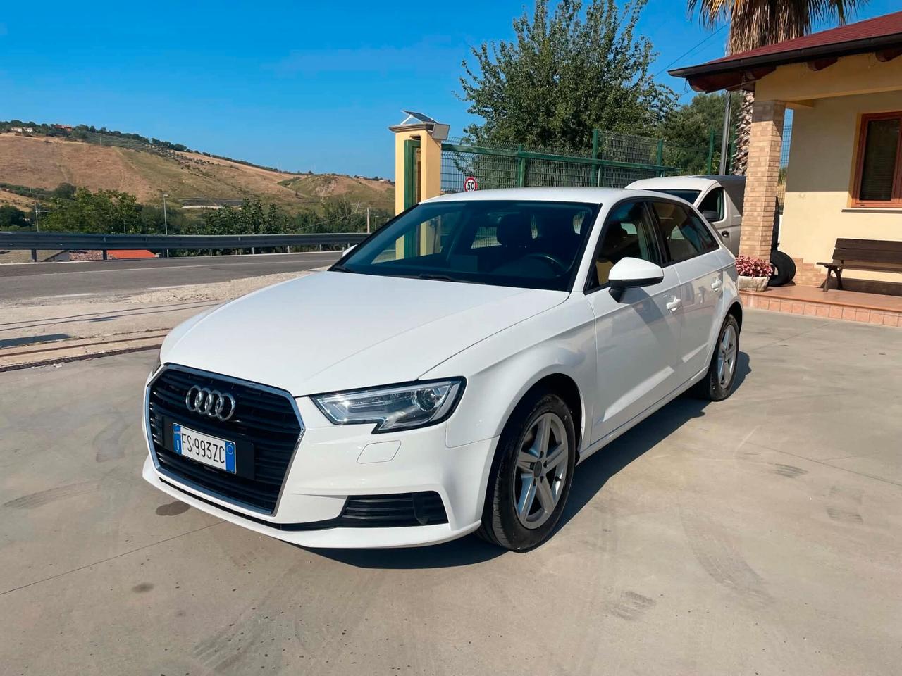 Audi A3 1.6 TDI 116 CV S tronic Business