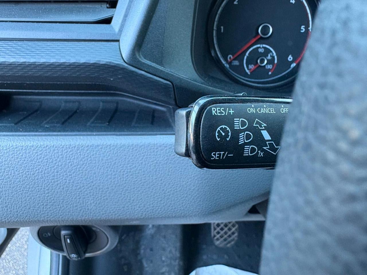 Volkswagen Transporter 2.0 TDI PC Kombi 9 posti Business