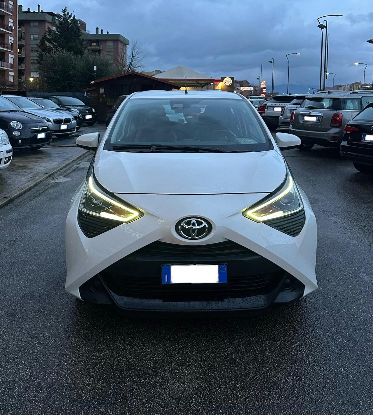 Toyota Aygo Connect 1.0 VVT-i 72 CV 5 porte x-cool