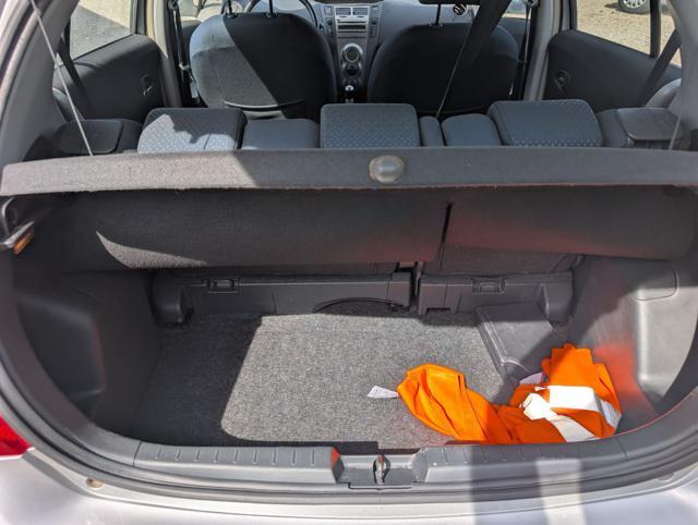 TOYOTA Yaris 1.0 5 porte Sol