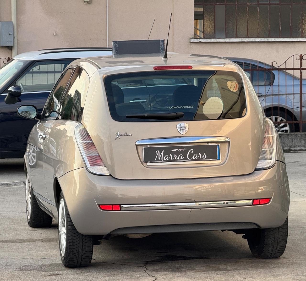 Lancia Ypsilon 1.4 Argento- NEOPATENTATI