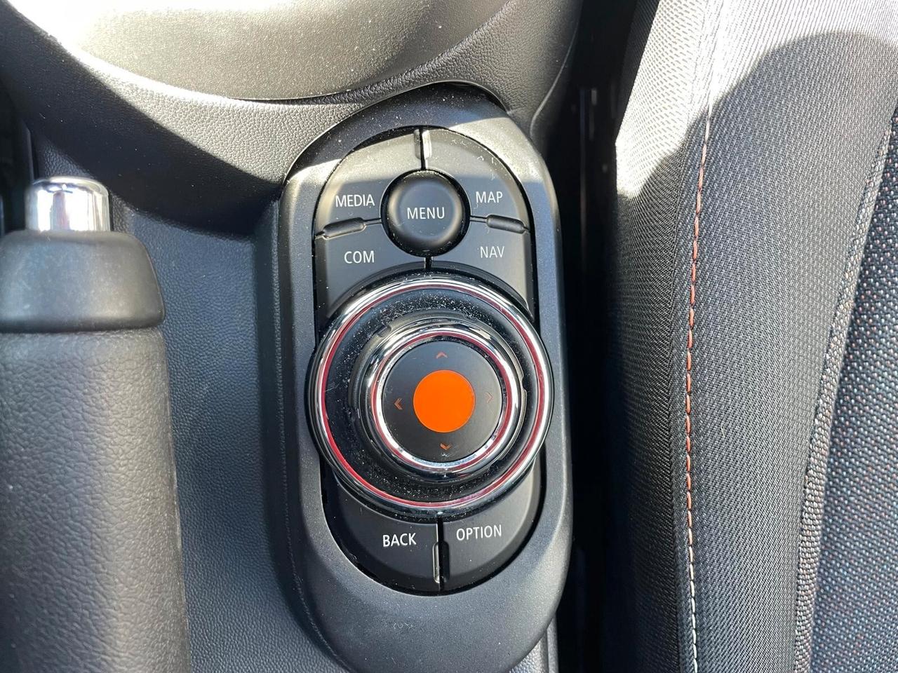 Mini Cooper Hype Cabrio 1.5 Benz 136 cv Automatica