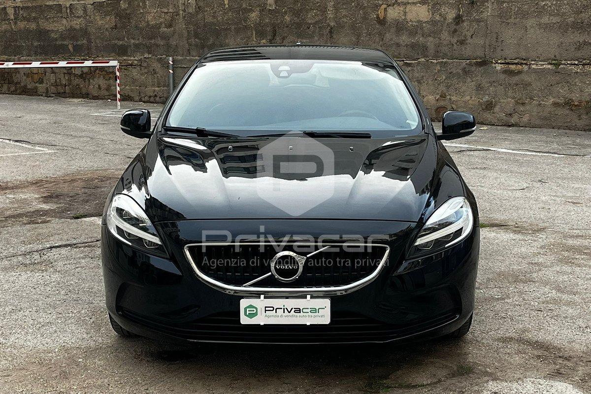 VOLVO V40 D2