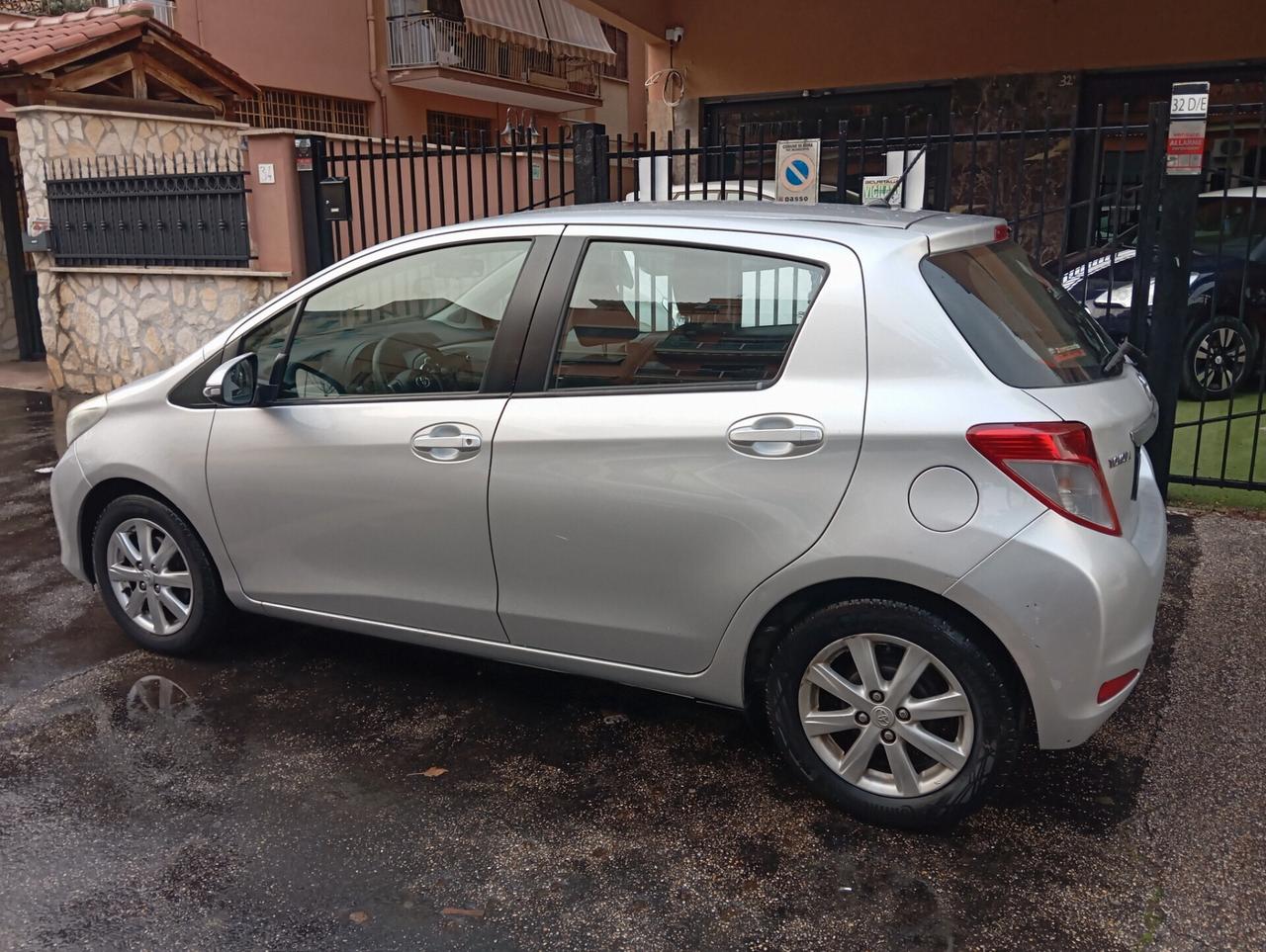 Toyota Yaris 1.0 Lounge offerta del mese