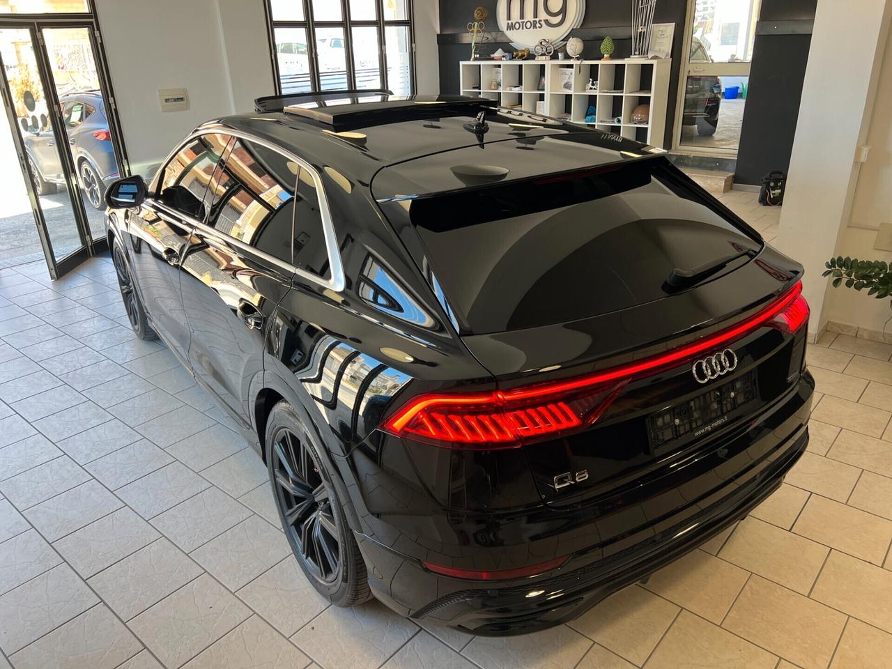 Audi Q8 45 TDI S LINE TETTO-FULL-BLACK