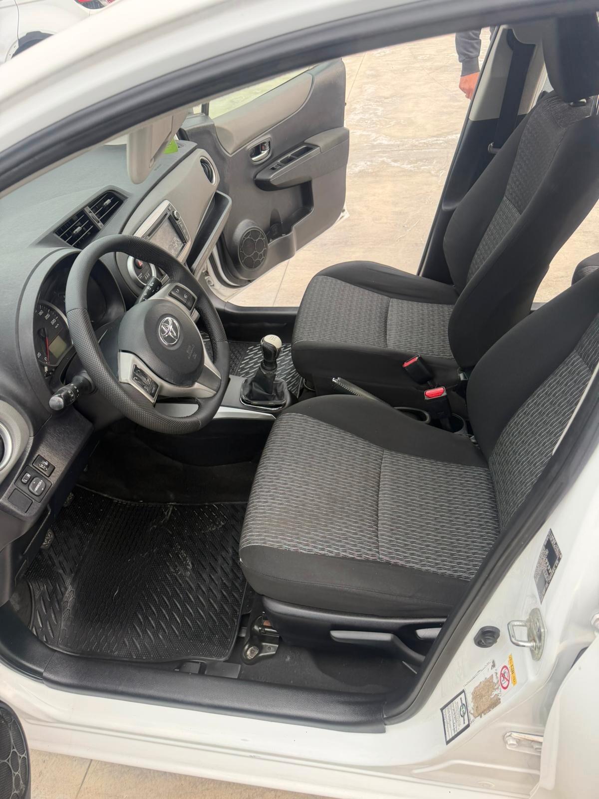 Toyota Yaris 1.0 5 porte Lounge