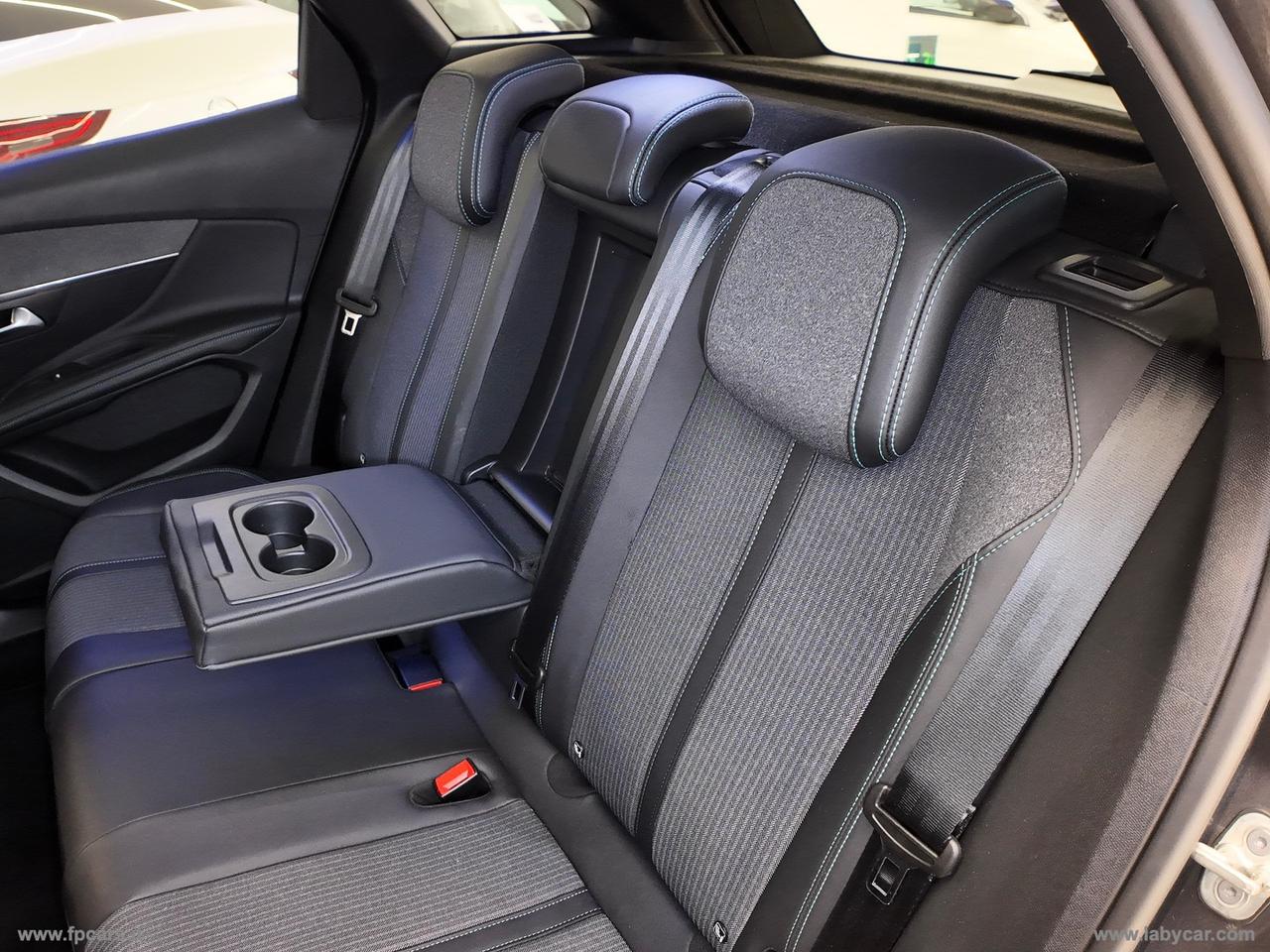 PEUGEOT 3008 BlueHDi 130 S&S EAT8 Allure