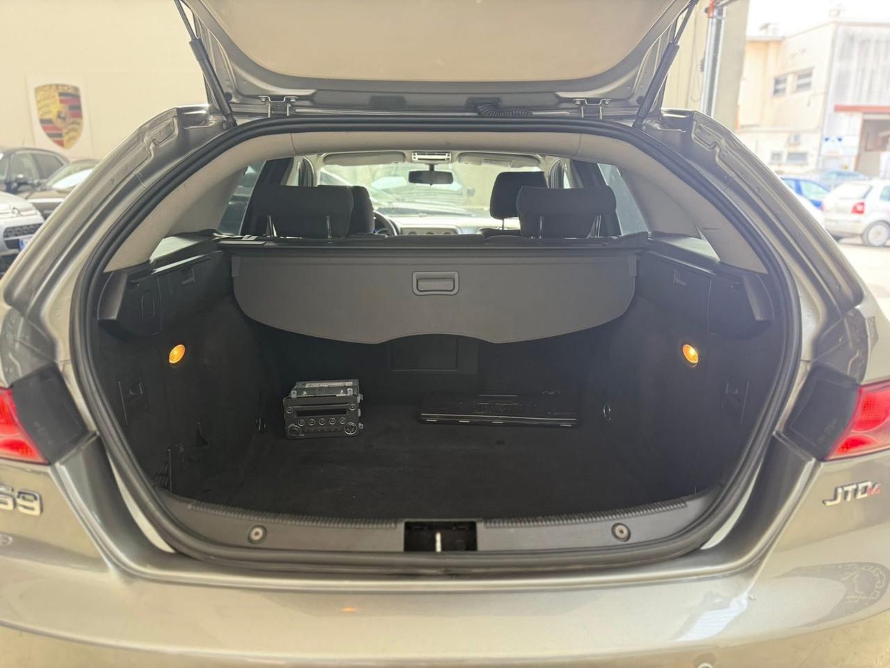 Alfa Romeo 159 1.9 JTDm 16V Sportwagon Distinctive