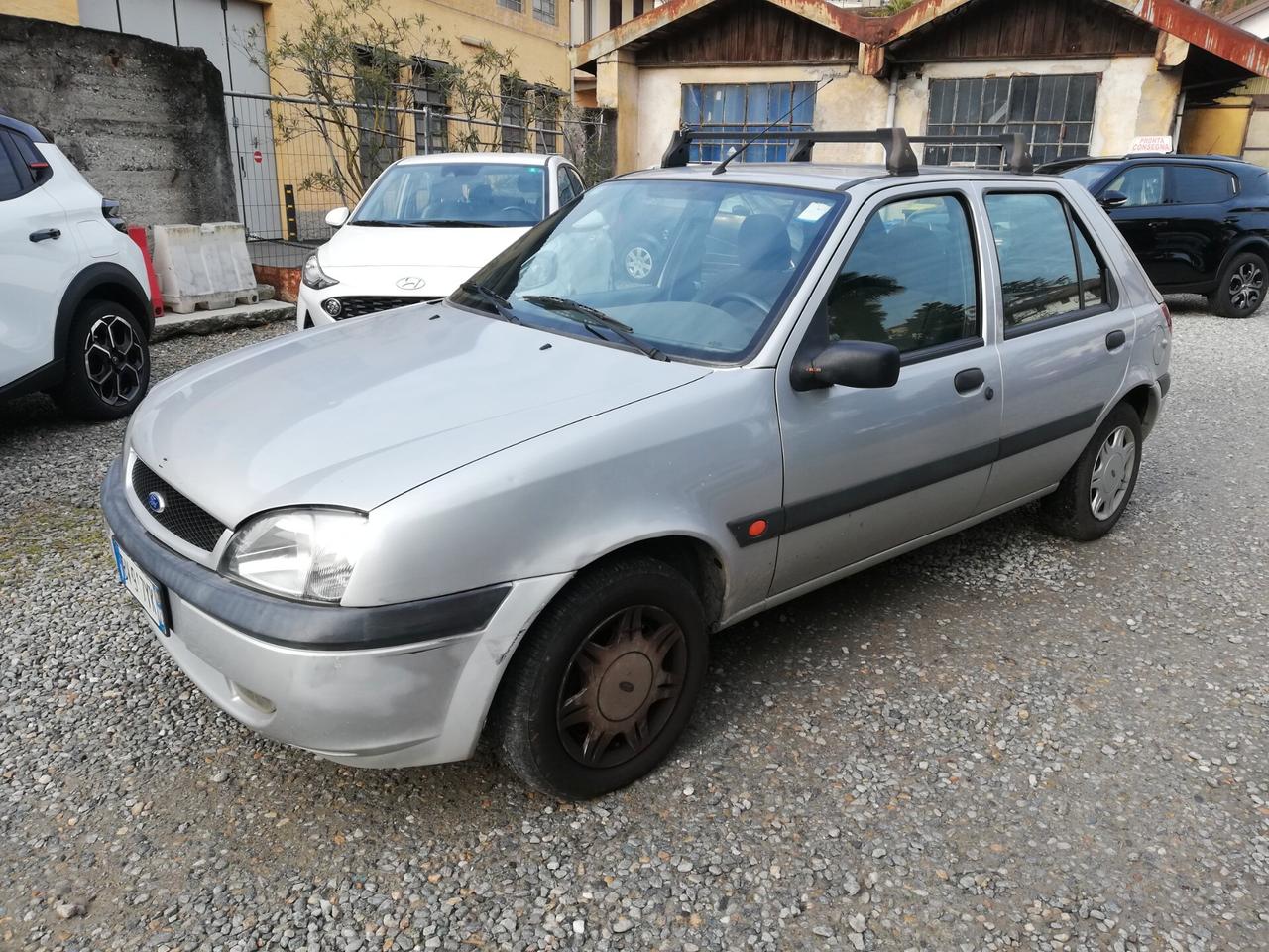 Ford Fiesta 1.2i 16V cat 5 porte - 2002