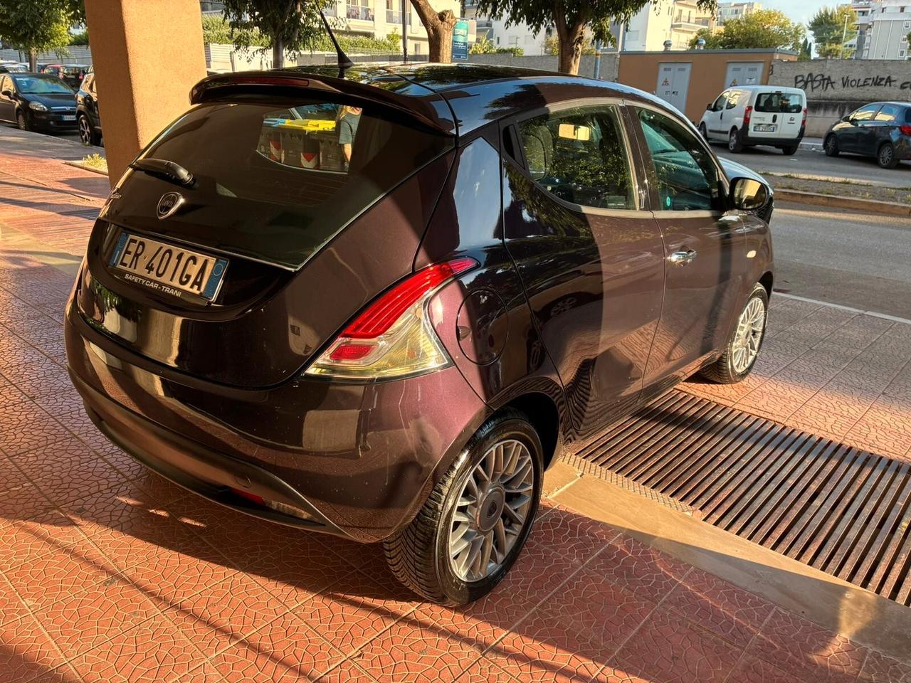 Lancia Ypsilon 1.3MJT 95CV 5p garantita-13
