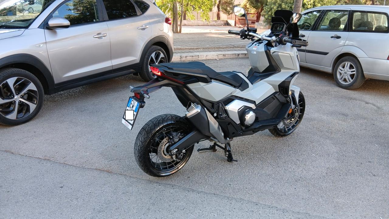 Honda X-ADV 750 PARI AL NUOVO