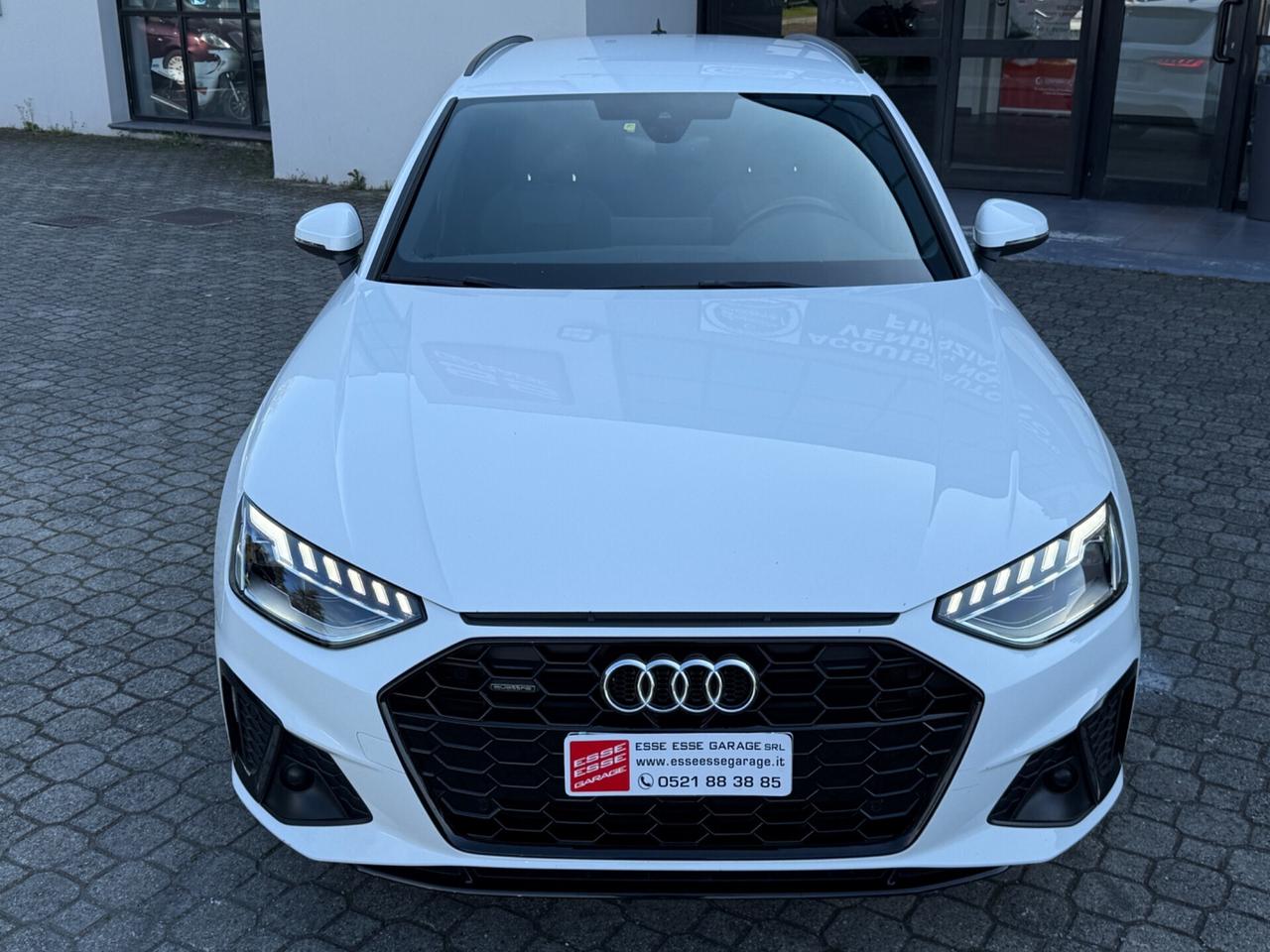 Audi A4 Avant 40 TDI quattro S tronic S line|BLACK LINE