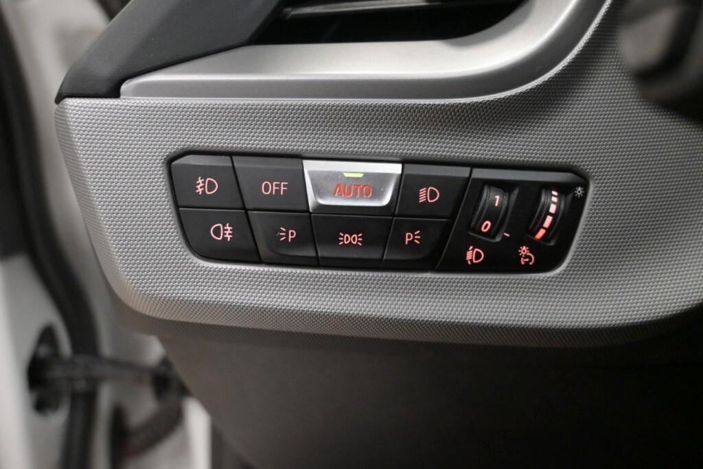 Bmw 116 116d 5p. Business Advantage