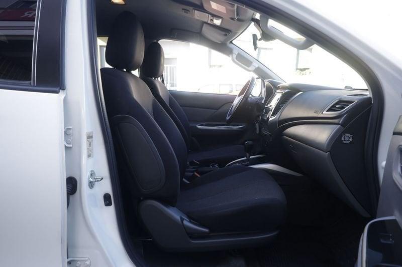 Mitsubishi L200 Mitsubishi L200 2.4 DI-D/181CV Club Cab Intense Hp Mivec Unicoproprietario