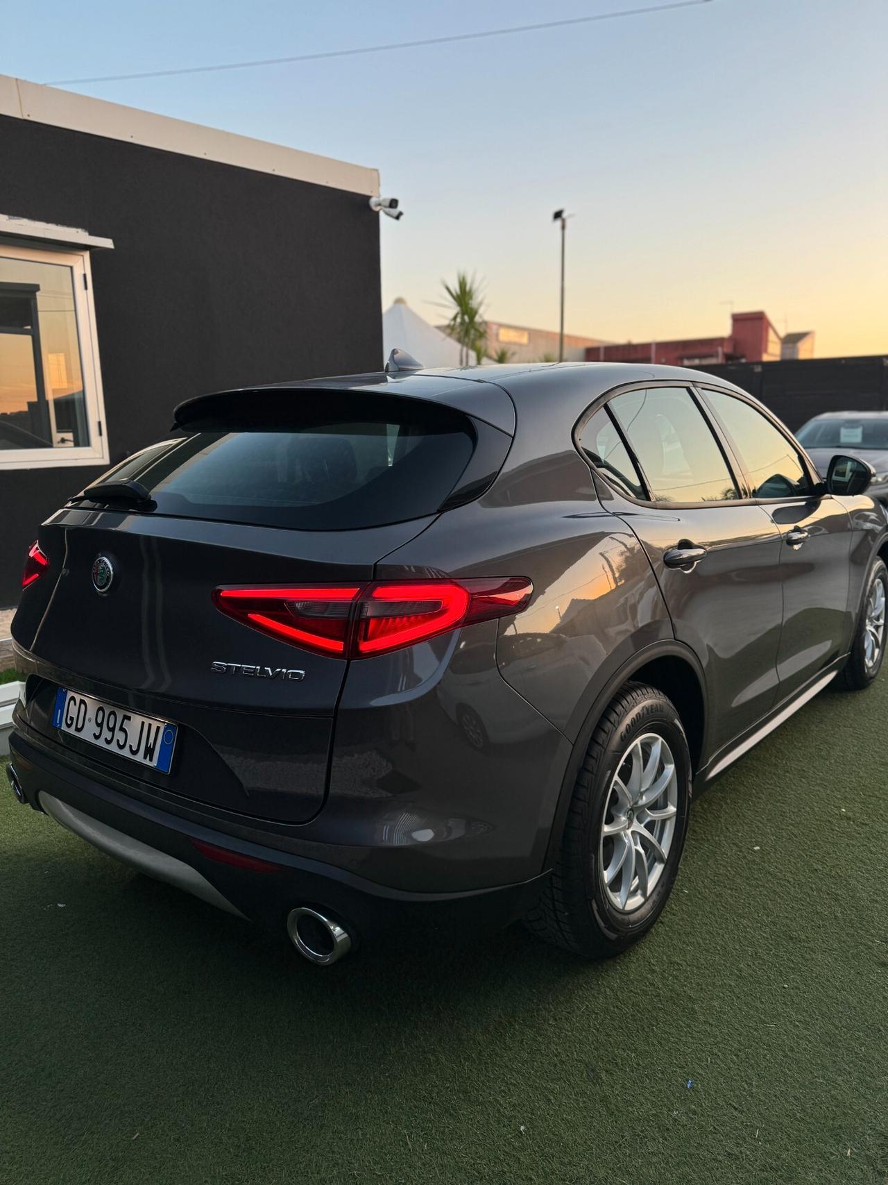 Alfa Romeo Stelvio 2.2 Turbodiesel 160 CV MY20 AT8 RWD Business