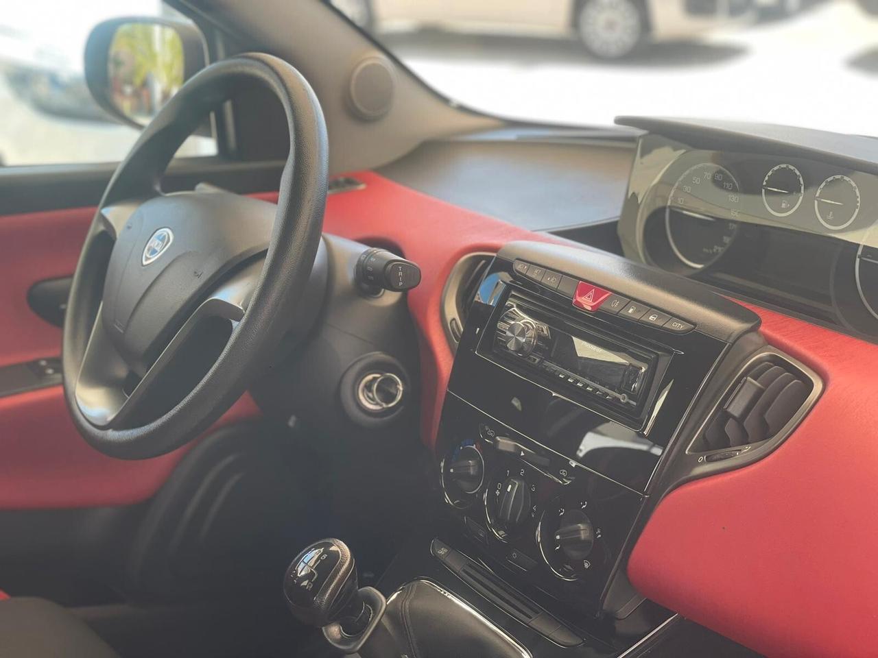 Lancia Ypsilon 0.9 TwinAir 85 CV 5 porte Metano Ecochic Gold