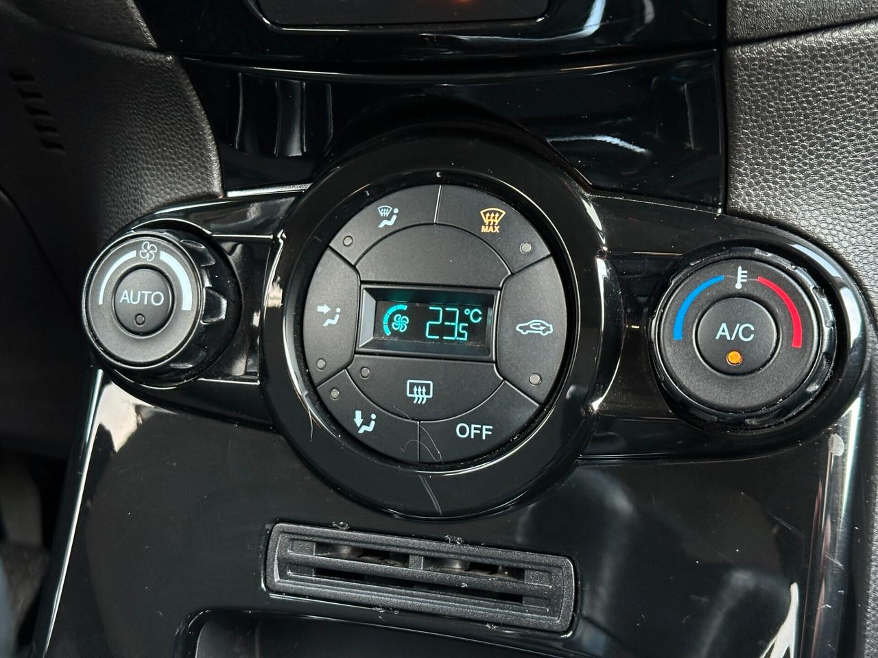 FORD Fiesta 1.4 BzGPL 95 CV 5 porte Titanium