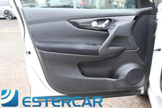 NISSAN Qashqai 1.2 DIG-T aut N-Connecta