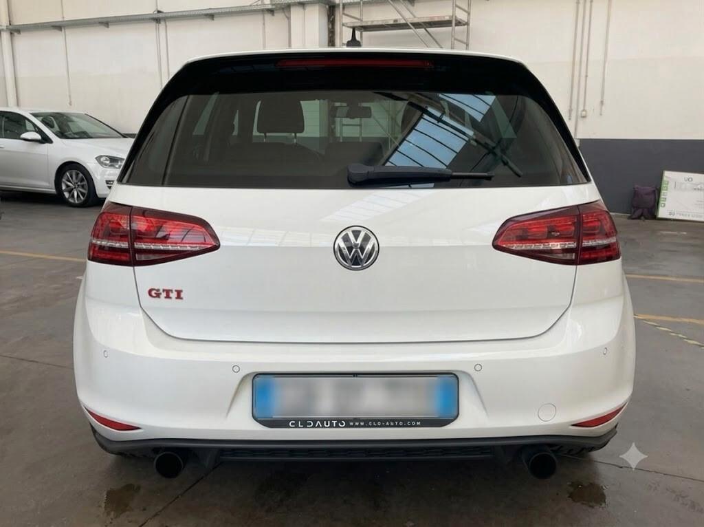 Volkswagen Golf GTI Performance 2.0 TSI DSG
