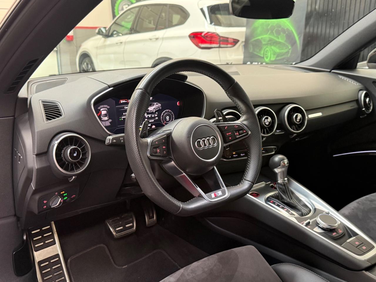 Audi TT TTS Roadster TFSI quattro S tronic