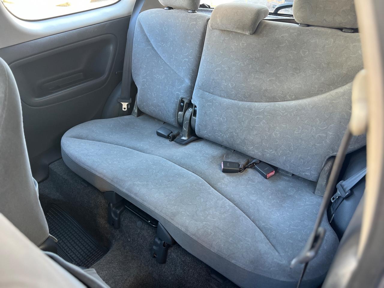 Toyota Yaris 1.0 – Anno 2001