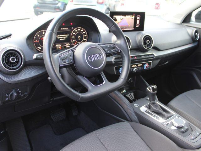 AUDI Q2 35 TDI quattro S tronic Identity Black